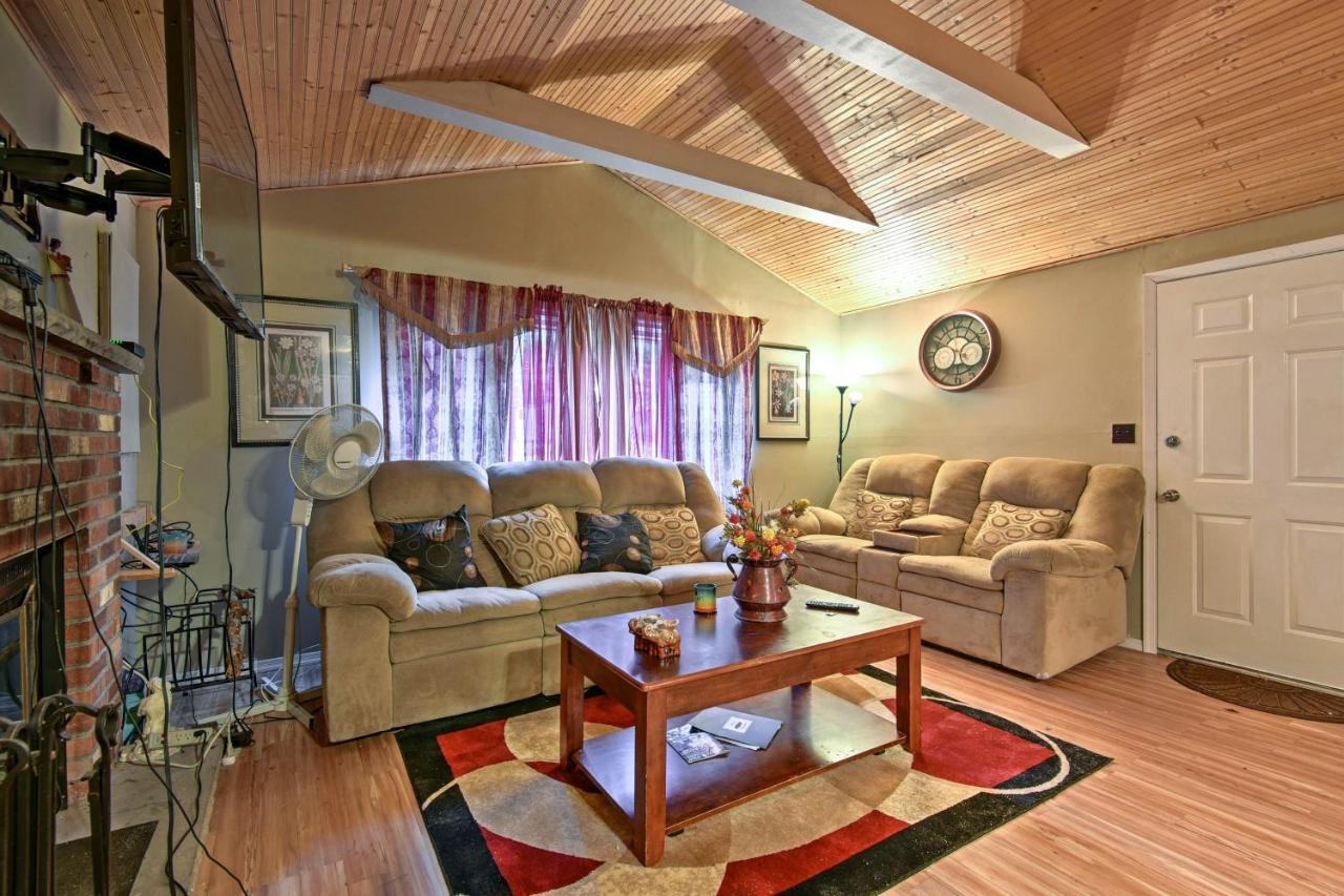 Cozy Arrowhead Lake Home With Sunroom And Pool Access! Pocono Lake Dış mekan fotoğraf